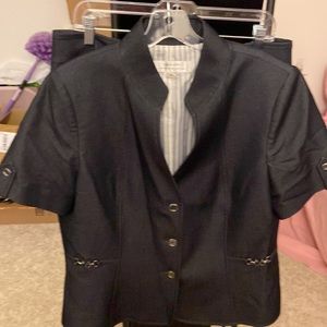 Tahari Short Sleeve Skirt Suit Size 14